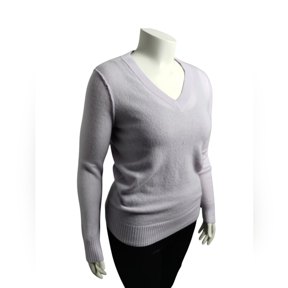 Antonio Melani 100% Cashmere Womens size Medium Minimalist Quiet Luxury Sweater